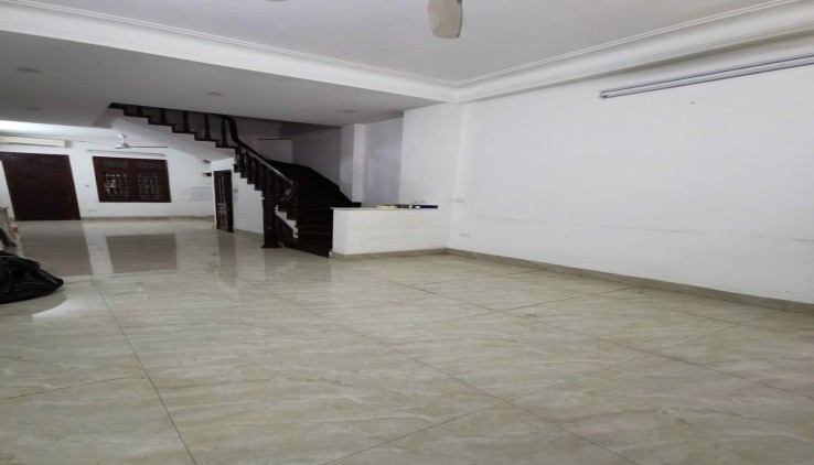 Cho thuê nhà Nguyên căn làm văn phòng  phố Nguyễn Cảnh Dị -  Đại kim - Hoàng Mai.